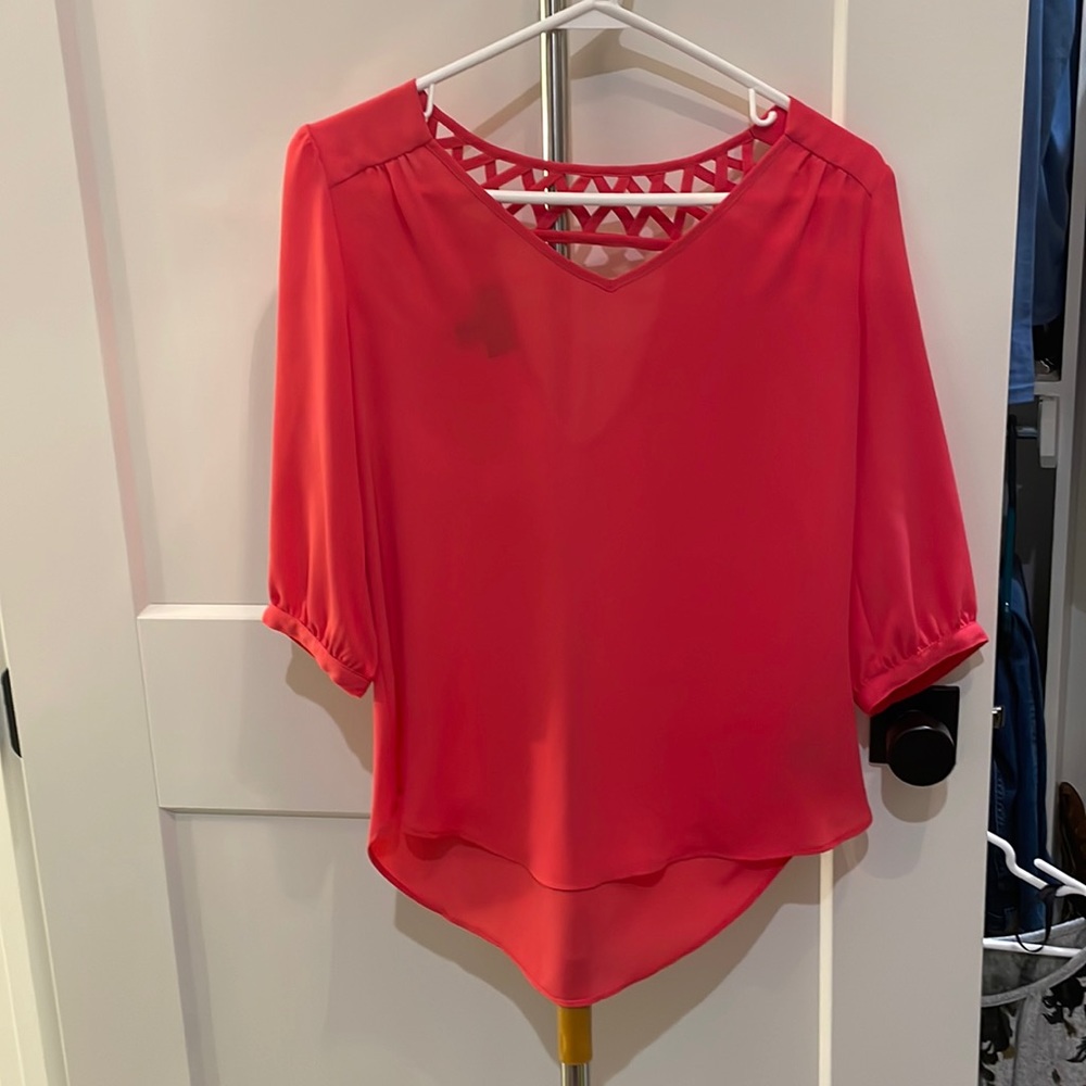 Coral top